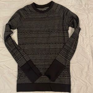 Lululemon swiftly tech long sleeve hip length top, size 8